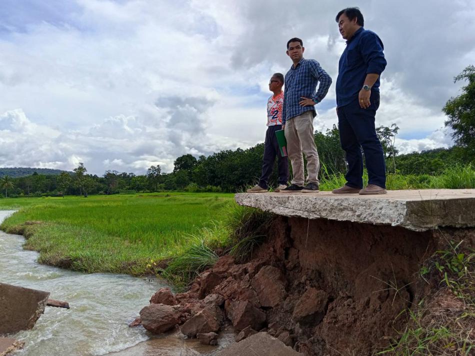 ลงพื้นที่สำรวจถนนที่ได้รับความเสียหายจากภัยธรรมชาติ