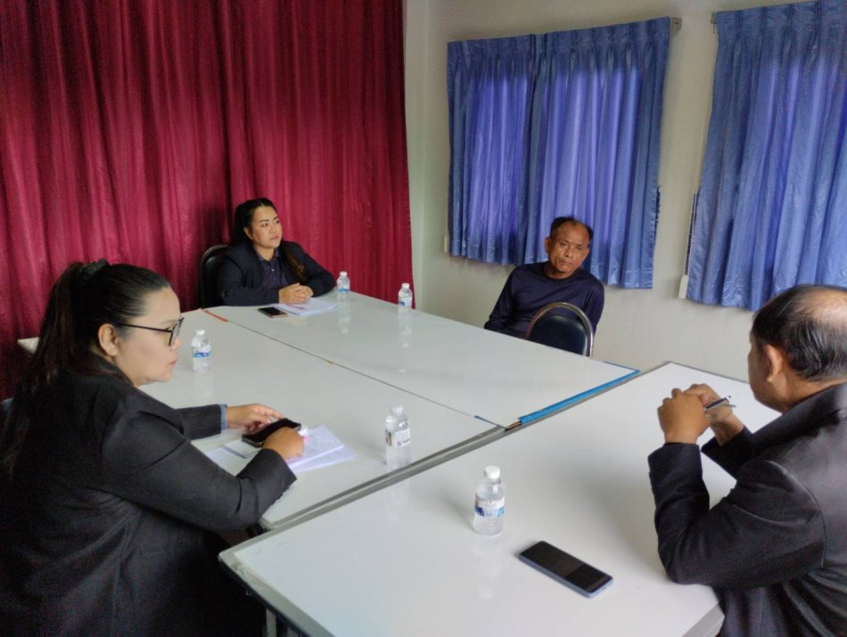 ประชุมร่วมกับผู้ประกอบการ (รถดูดส้วม) พร้อมกับให้คำแนะนำในการขอรับใบอนุญาตประกอบกิจการเก็บ ขน หรือกำจัดสิ่งปฏิกูล